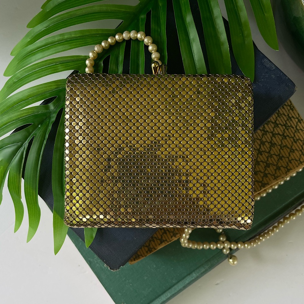 Vintage 70s Whiting and Davis Wallet